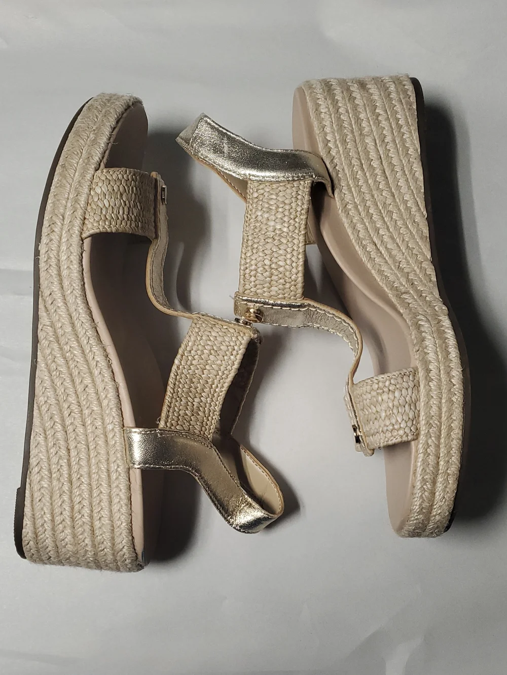Vionic Calera Espadrille Wedge Sandals Size 9.5 Summer Style Gold Leather Resort
